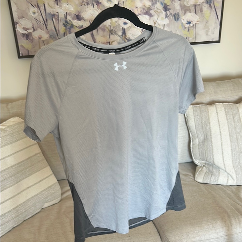 Under Armour Women’s Gray T-Shirt